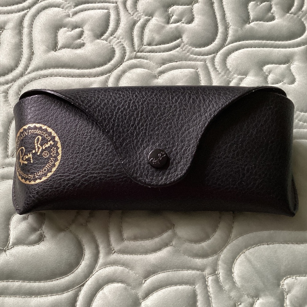 2 Ray Ban cases - Picture 2 of 3
